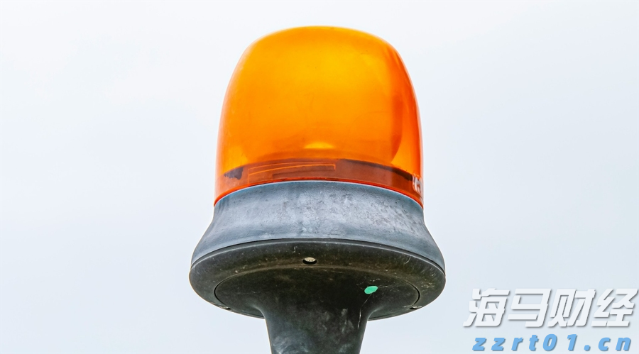 贵港港—南沙港内外贸集装箱同船运输业务启动