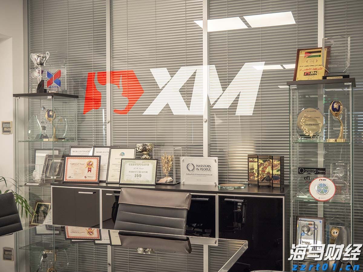 全国夏粮小麦收获进度过半